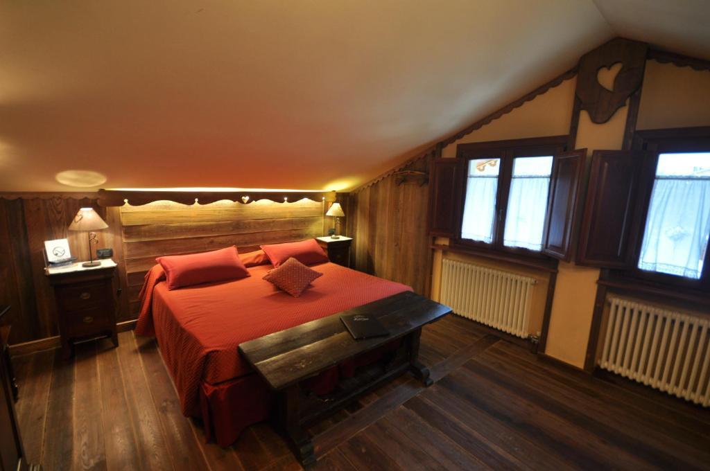 Hotel Maison Saint Jean Курмайор Стая снимка